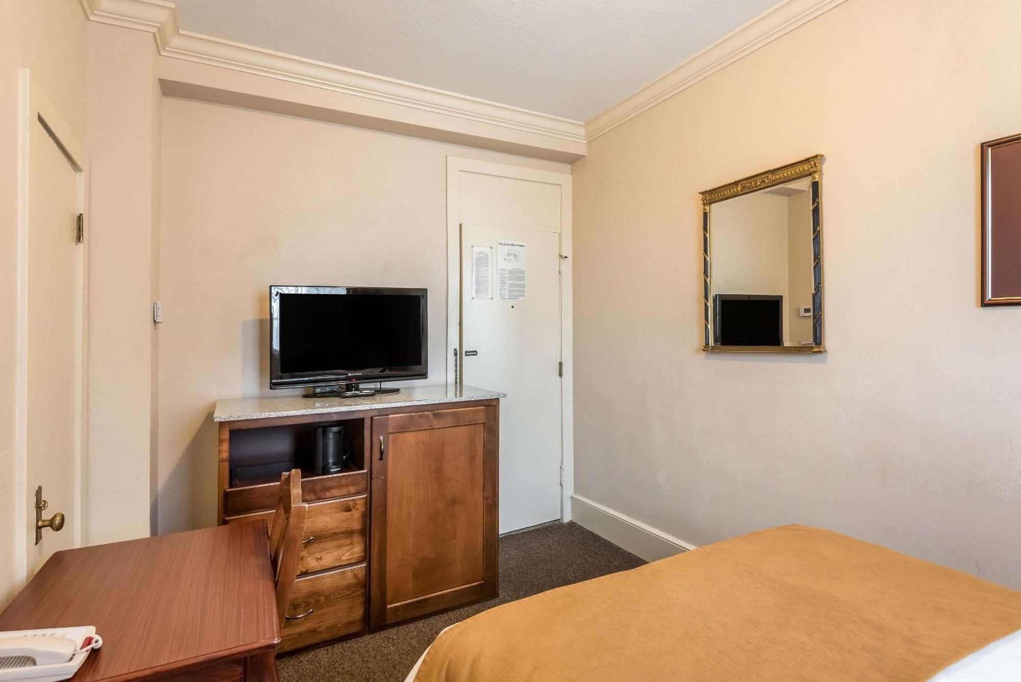 Hotel Bothwell Sedalia Central District, Ascend Hotel Collection Luaran gambar
